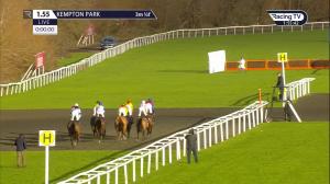 Video preview image for Kempton Park 13:55 - Play Ladbrokes 5-a-side On Football Mares' Handicap Hurdle (2)