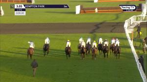 Video preview image for Kempton Park 15:05 - Ladbrokes Committed To Safer Gambling Handicap Chase (2)