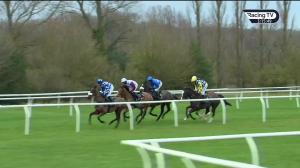 Video preview image for Newbury 15:15 - Mansionbet Challow Novices' Hurdle (Grade 1) (1)