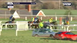 Video preview image for Taunton 14:10 - Weatherbys Portman Cup Chase (2)