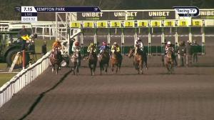 Video preview image for Kempton Park 19:15 - Unibet Extra Place Offers Every Day Handicap (5)