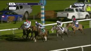 Video preview image for Kempton Park 18:30 - Unibet Casino Deposit £10 Get £40 Bonus Handicap (Qualifier) (4)