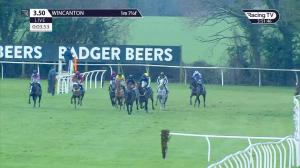 Video preview image for Wincanton 15:50 - Bet At racingtv.com Mares' Standard Open National Hunt Flat (5)