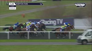Video preview image for Kempton Park 15:25 - Unibet Casino Deposit £10 Get £40 Bonus Fillies' Novice Stakes (5)