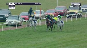 Video preview image for Taunton 16:42 - Newton King Estate Agents Handicap Chase (4)