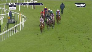 Video preview image for Sandown Park 13:55 - Paddy Power Conditional Jockeys' Handicap Hurdle (4)