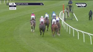 Video preview image for Kempton Park 13:30 - Virgin Bet Novices' Hurdle (Qualifier) (4)