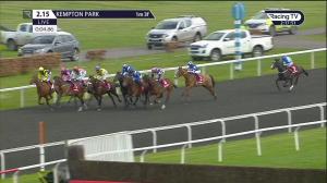 Video preview image for Kempton Park 14:15 - Ladbrokes Rosebery Handicap (Qualifier) (2)