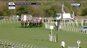 Video preview image for Stratford-on-Avon 17:00 - 100% RacingTV Profits Back To Racing Handicap Hurdle (5) (Div 2)