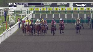 Video preview image for Kempton Park 17:10 - Unibet Casino Deposit £10 Get £40 Bonus Handicap (6) (Div 1)