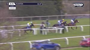 Video preview image for Taunton 16:15 - Brian & Anne Derrick Diamond Wedding Handicap Chase (4)