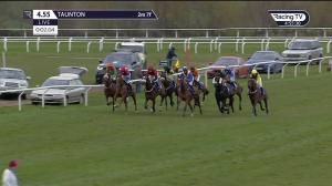 Video preview image for Taunton 16:55 - Pontispool Equine Sports Centre Handicap Chase (5)