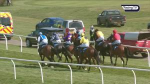 Video preview image for Wincanton 13:40 - fjchalke.co.uk For The All-New Isuzu D-Max Handicap Chase (5)