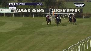 Video preview image for Wincanton 14:50 - Visit Wincanton Golf Online Membership Now Novices' Hurdle (4)