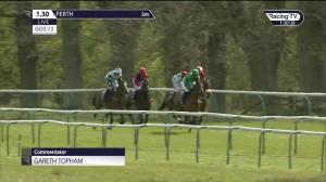 Video preview image for Perth 13:30 - William Hill Lengthen Your Odds Mares' 'National Hunt' Novices' Hurdle (4)