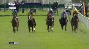 Video preview image for Catterick Bridge 13:40 - Download The Vickers.Bet App Handicap (4)