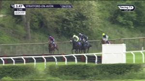 Video preview image for Stratford-on-Avon 15:47 - Visit racingtv.com Handicap Chase (4)