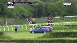 Video preview image for Stratford-on-Avon 16:17 - Stratford Touring Park Is Open Mares' Handicap Hurdle (4)