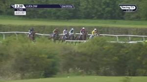 Video preview image for Ludlow 14:20 - Suzuki Maiden Hurdle (4)