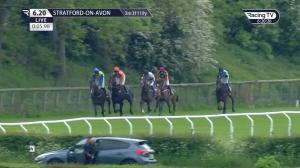 Video preview image for Stratford-on-Avon 18:20 - pointtopoint.co.uk Champion Novices' Hunters' Chase (2)