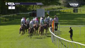 Video preview image for Perth 17:25 - Bet365 Standard Open National Hunt Flat (4)