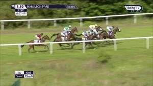 Video preview image for Hamilton Park 15:50 - #cleanstay At Hampton By Hilton Bothwell Castle Handicap (4)