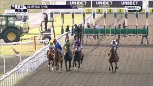 Video preview image for Kempton Park 19:10 - British Stallion Studs EBF Novice Stakes (4)