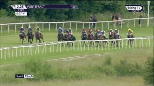Video preview image for Pontefract 14:25 - Northern Commercials Iveco S-Way Handicap (5)