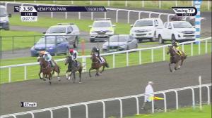Video preview image for Kempton Park 15:50 - Try Our New Super Boosts At Unibet Fillies' Handicap (3)
