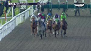 Video preview image for Kempton Park 20:30 - Unibet Extra Place Offers Every Day Handicap (Qualifier) (4)