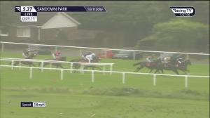Video preview image for Sandown Park 17:27 - Casumo Bet 10 Get 10 Amateur Jockeys' Handicap (4)