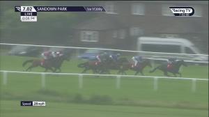 Video preview image for Sandown Park 19:02 - Download The Casumo App Today Handicap (3)