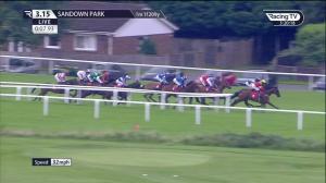 Video preview image for Sandown Park 15:15 - Heed Your Hunch At Betway Handicap (2)