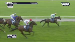 Video preview image for York 16:45 - Sky Bet Handicap (2)
