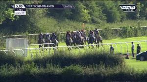 Video preview image for Stratford-on-Avon 17:05 - Visit racingtv.com Juvenile Hurdle (3) (Div 1)