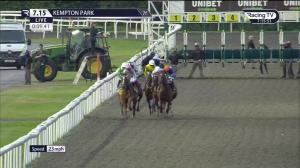 Video preview image for Kempton Park 19:15 - Unibet 3 Uniboosts A Day Fillies' Handicap (3)