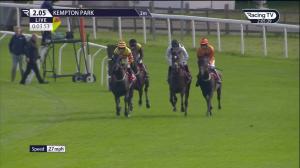 Video preview image for Kempton Park 14:05 - Unibet Extra Place Offers Every Day Novices' Hurdle (Listed) (1)