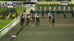 Video preview image for Kempton Park 19:15 - Unibet Extra Place Offers Every Day Handicap (3)