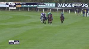 Video preview image for Wincanton 15:35 - Unibet Elite Hurdle (Grade 2) (1)