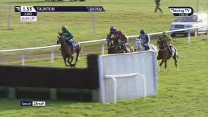Video preview image for Taunton 13:55 - Short Run Press - Your Local Printers Novices' Handicap Chase (4)