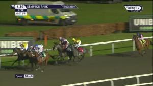 Video preview image for Kempton Park 18:30 - Unibet Extra Place Offers Every Day Fillies' Handicap (5)