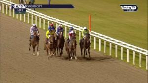 Video preview image for Chelmsford City 18:15 - Know All The Angles With myracing.com Novice Stakes (5)