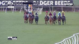 Video preview image for Wincanton 13:38 - Matchbook Betting Exchange 'National Hunt' Novices' Hurdle (4)