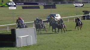 Video preview image for Taunton 15:05 - Weatherbys nhstallions.co.uk Handicap Chase (4)