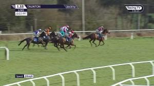 Video preview image for Taunton 13:55 - Royal Bath & West Of England Society EBF Mares' 'National Hunt' Novices' Hurdle (Qualifier) (4)