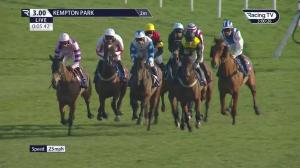 Video preview image for Kempton Park 15:00 - Sky Bet Dovecote Novices' Hurdle (Grade 2) (1)