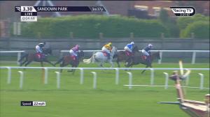 Video preview image for Sandown Park 15:30 - Grand Military Gold Cup (Chase For Military Amateur Jockeys) (3)
