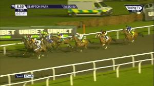 Video preview image for Kempton Park 20:30 - Unibet Extra Place Offers Every Day Apprentice Handicap (6) (Div 2)