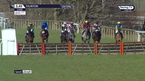 Video preview image for Taunton 15:45 - William Hill Gold Cup Top Price Guarantee Handicap Hurdle (4)