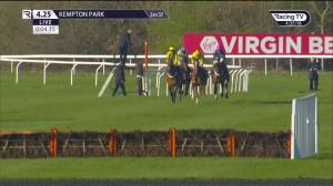 Video preview image for Kempton Park 16:25 - Virgin Bet Fives Novices' Hurdle (4)